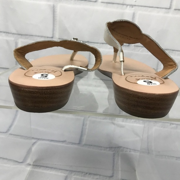 Jack Rogers Larissa Turn Lock Thong Sandals 5 - Picture 5 of 8